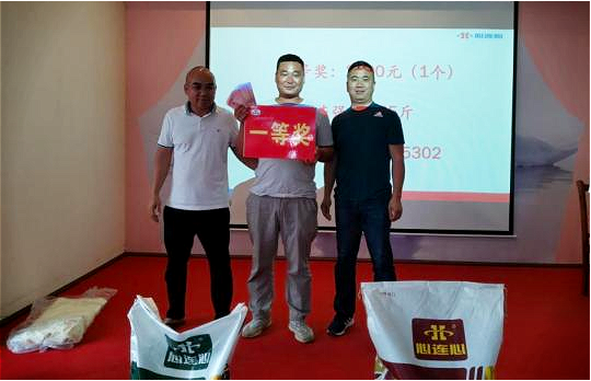 尊龙抖圈官网东方甜玉米“丰登王”开赛，，，，，看看“冠军玉米”是怎么种的！